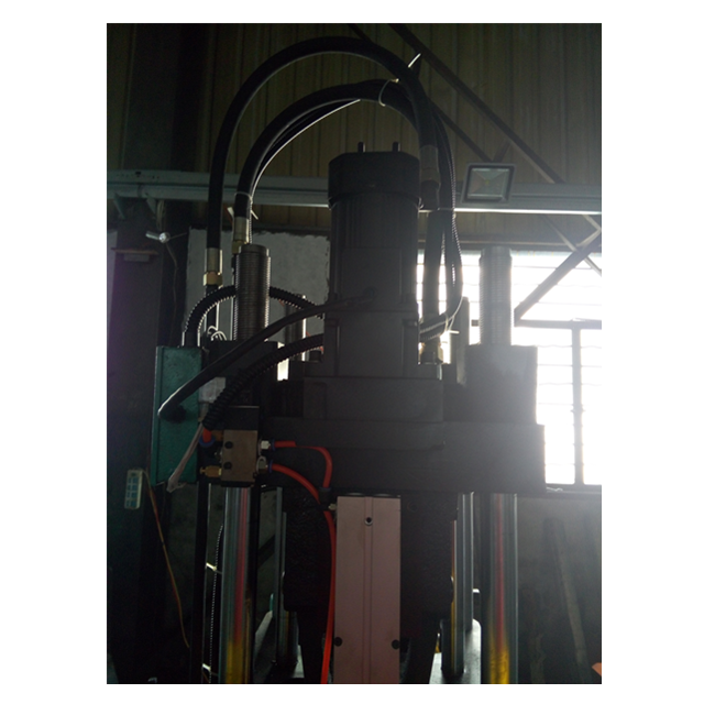 Máquina de fundición a presión vertical 12T (cámara caliente)